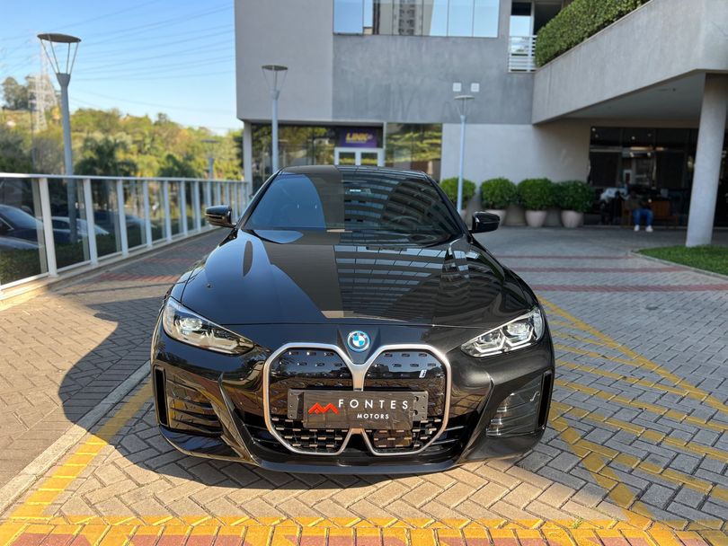BMW i4 e-Drive 35 M Sport (Elétrico)
