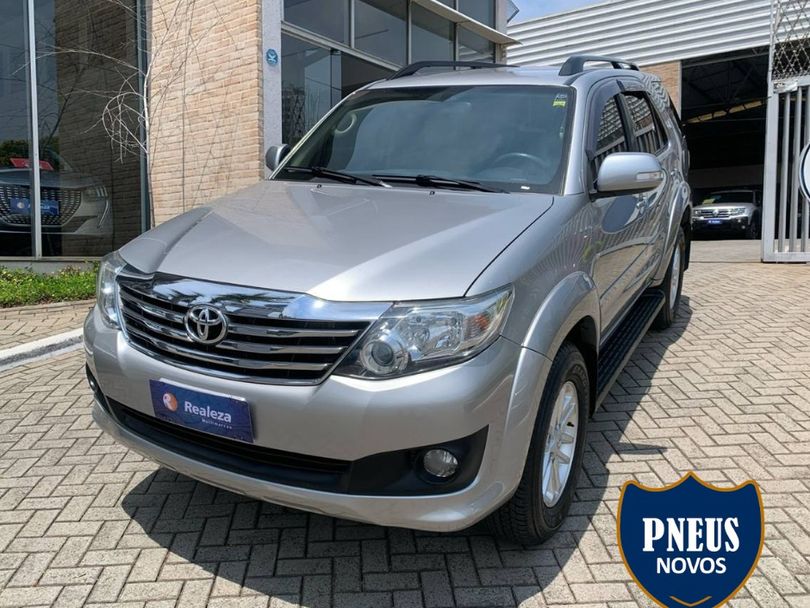 Toyota Hilux SW4 SR 4x2 2.7/ 2.7 Flex 16V Aut.