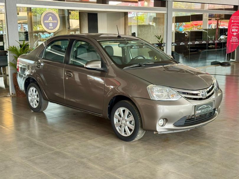 Toyota ETIOS XLS Sedan 1.5 Flex 16V 4p Mec.