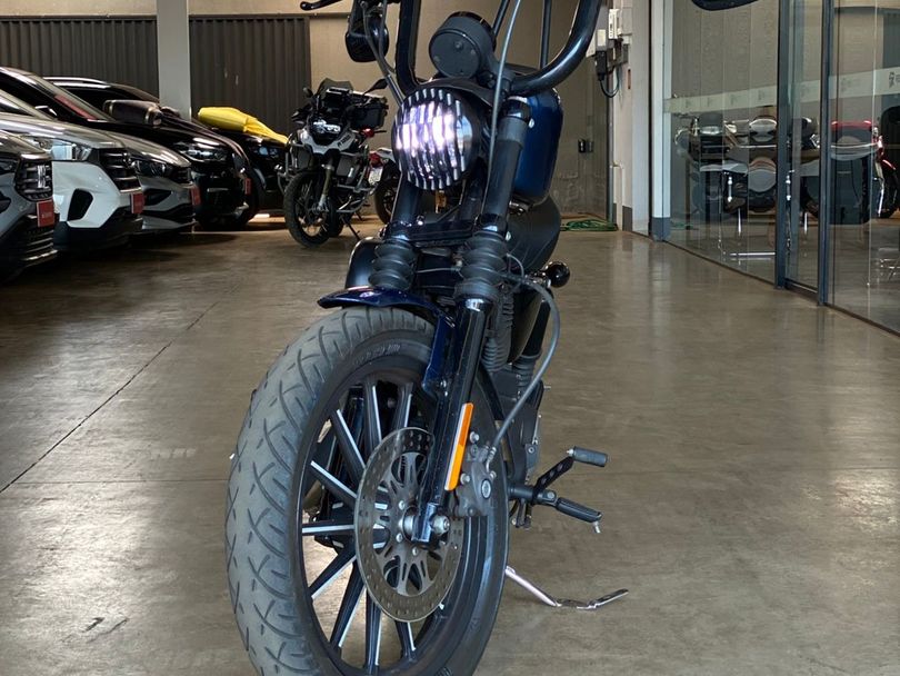 Harley XL 883N IRON