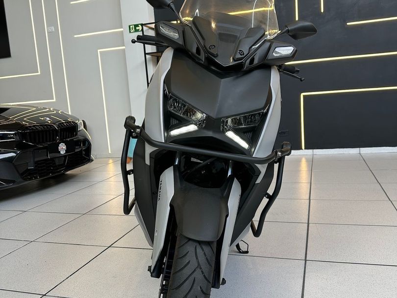 YAMAHA XMAX 250 CONNECTED 