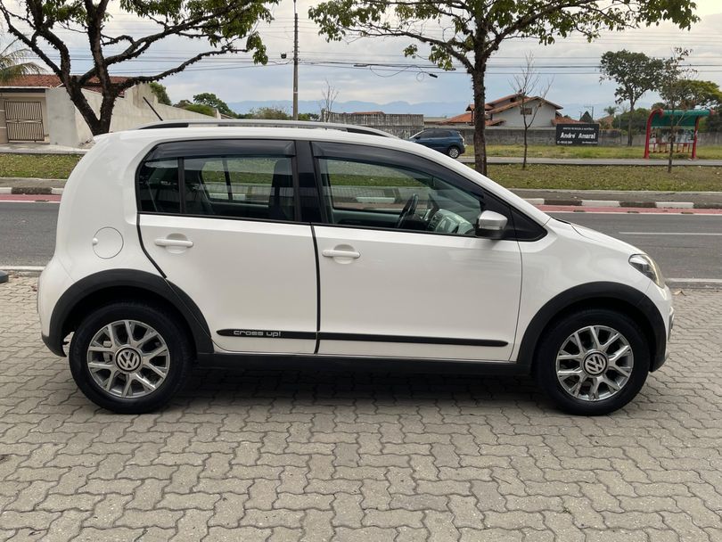 VolksWagen up! cross 1.0 T. Flex 12V 5p