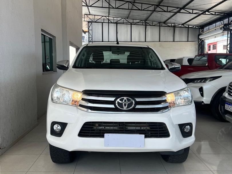 Toyota Hilux CD 4x4 2.8 Diesel Mec.
