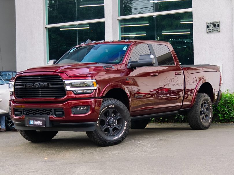 RAM 2500 LARAM. 6.7 NIGHT ED. TB CD 4x4 Die.