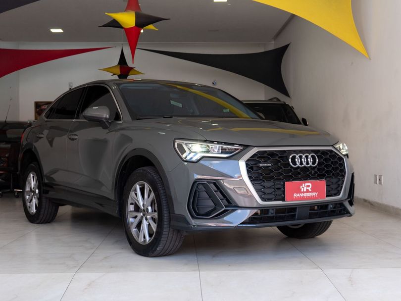 Audi Q3 SPB Perf. Black 2.0 TFSI Tipt. Quat.