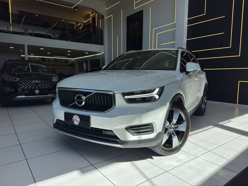 Volvo XC 40 T-5 MOMENTUM 2.0 252cv AWD