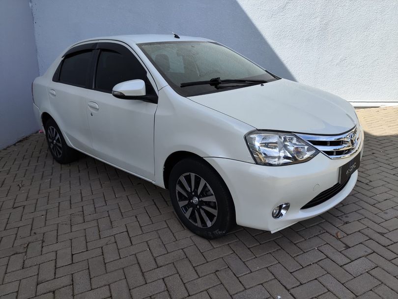 Toyota ETIOS PLATINUM Sed. 1.5 Flex 16V 4p Mec.