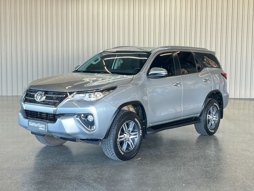 Toyota Hilux SW4 SRV 4x2 2.7 Flex 16V Aut.
