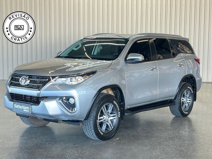 Toyota Hilux SW4 SRV 4x2 2.7 Flex 16V Aut.