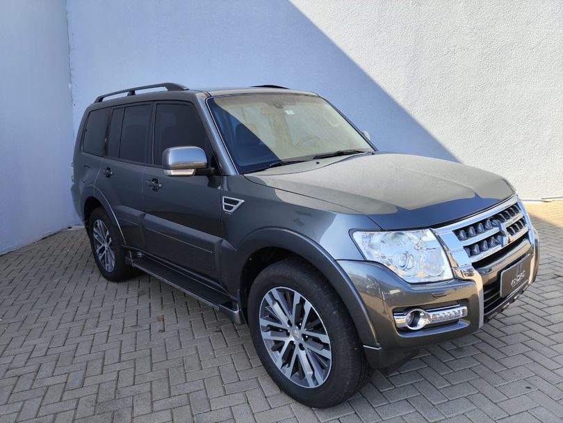 Mitsubishi Pajero HPE Full 3.2 4x4 T.I.Dies. 5p Aut