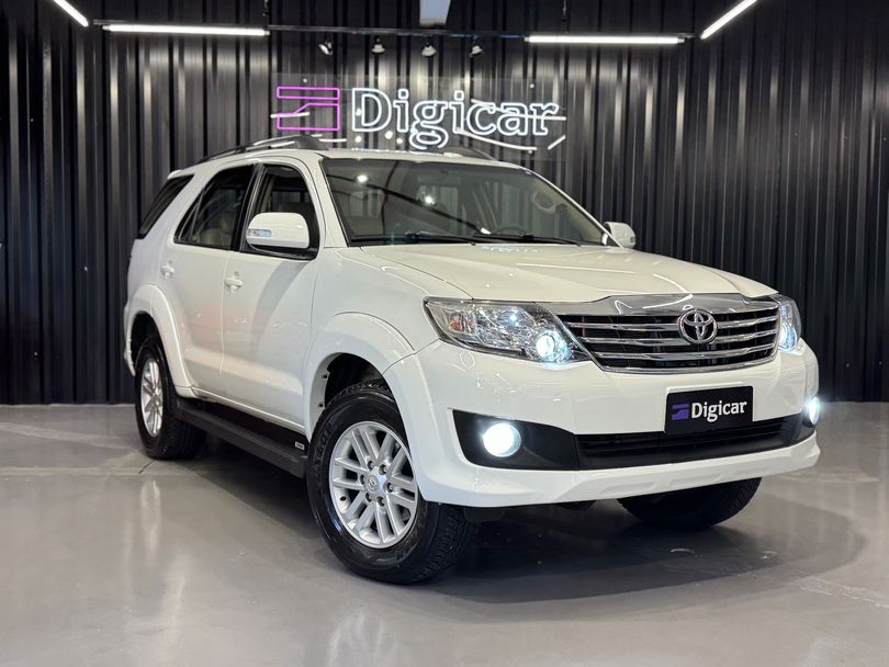 Toyota Hilux SW4 SR 4x2 2.7/ 2.7 Flex 16V Aut.