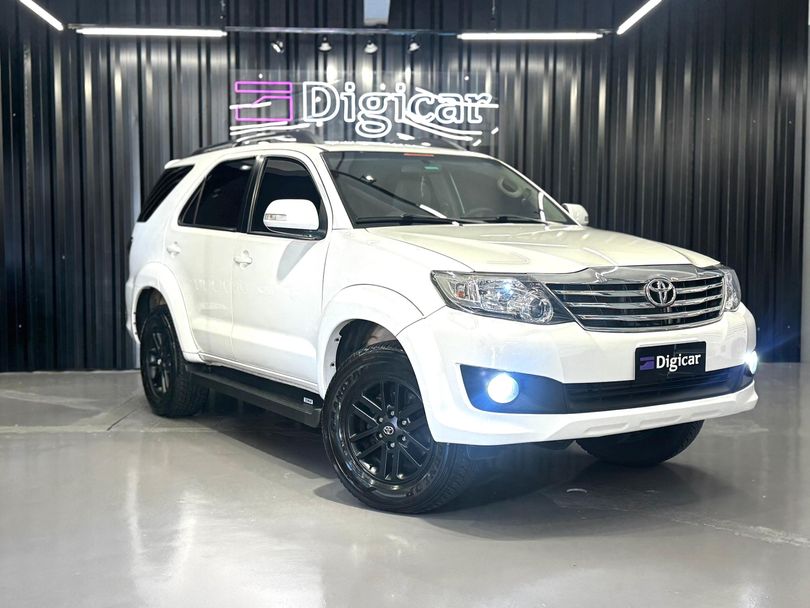 Toyota Hilux SW4 SR 4x2 2.7/ 2.7 Flex 16V Aut.