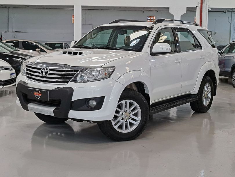 Toyota Hilux SW4 SRV D4-D 4x4 3.0 TDI Dies. Aut