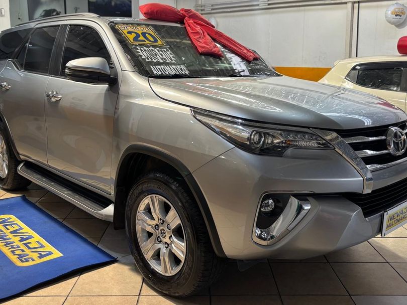 Toyota Hilux SW4 SRX 4x4 2.8 TDI 16V Dies. Aut.