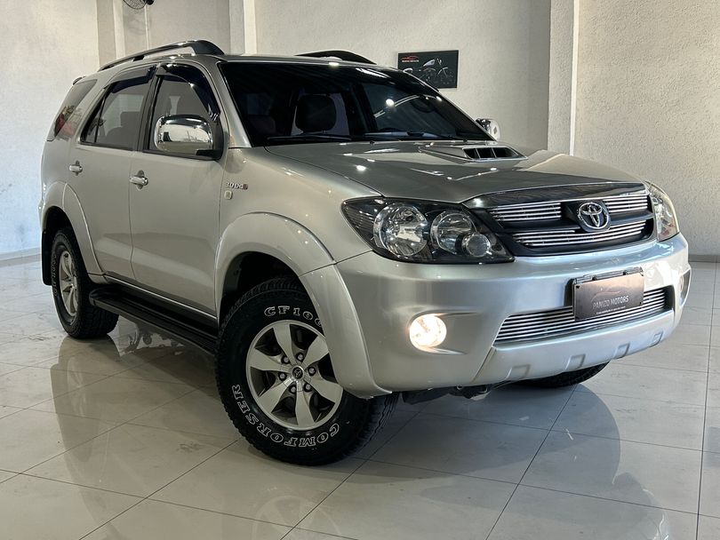 Toyota Hilux SW4 SRV D4-D 4x4 3.0 TDI Dies. Aut