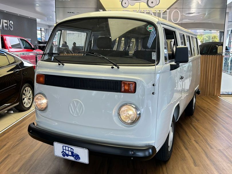 VolksWagen Kombi Standard/ Luxo/ Série Prata