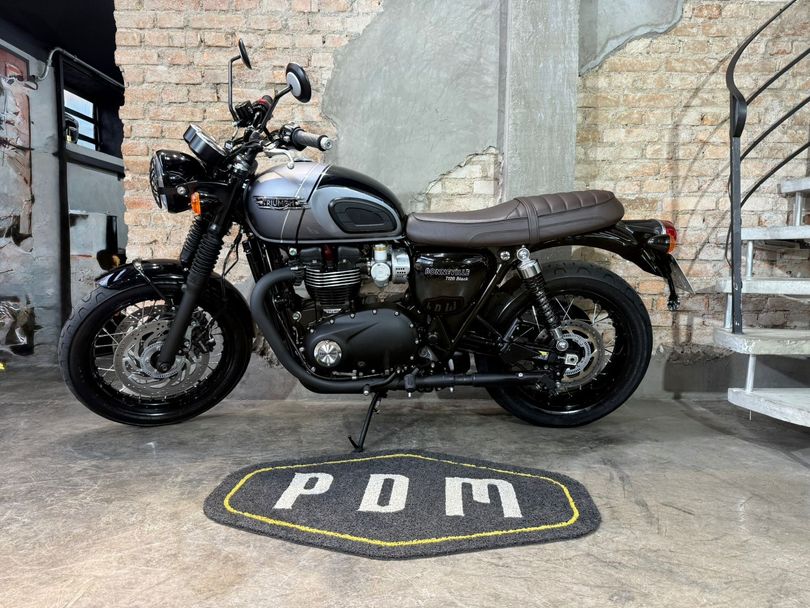 TRIUMPH BONNEVILLE T120 BLACK