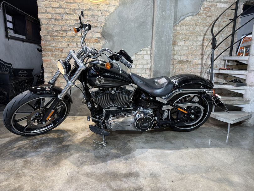 Harley SOFTAIL BREAKOUT FXSB