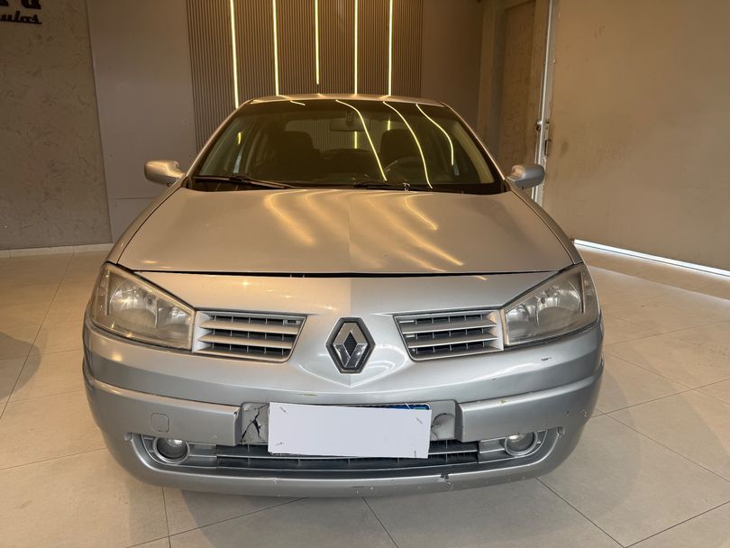 Renault Megane Sedan Dynamique 2.0 16V Aut.