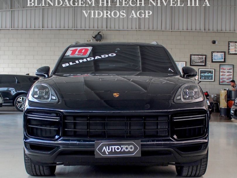 Porsche Cayenne Turbo 4.0 V8 550cv