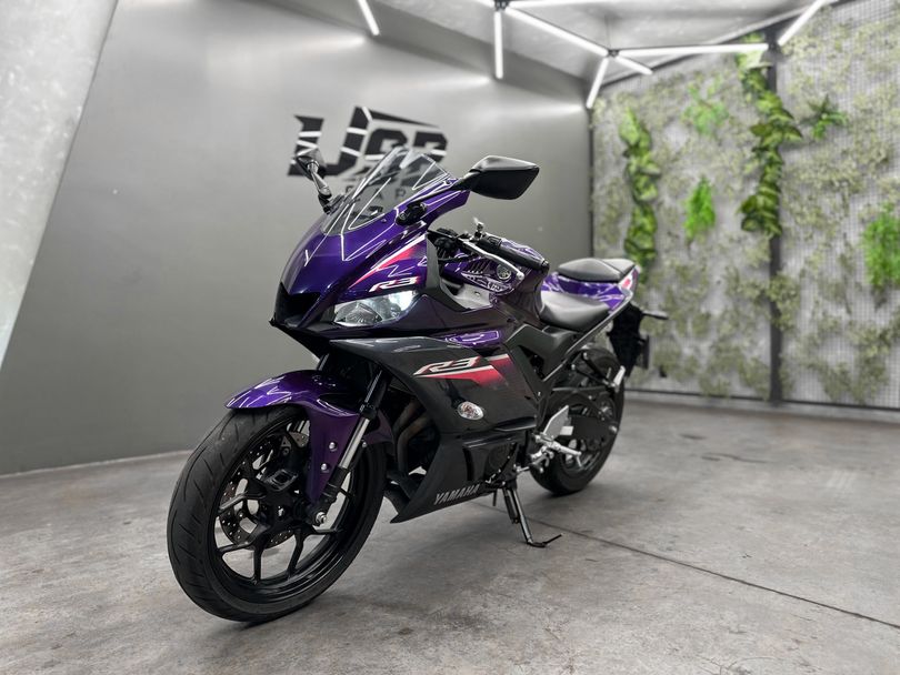 YAMAHA YZF R-3 321/ABS