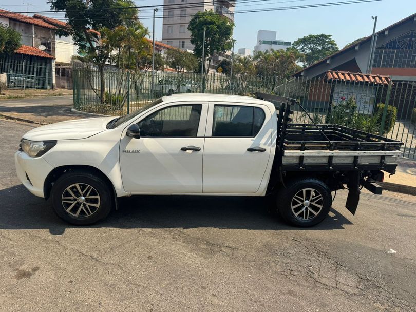 Toyota Hilux CD 4x4 2.8 Diesel Mec.