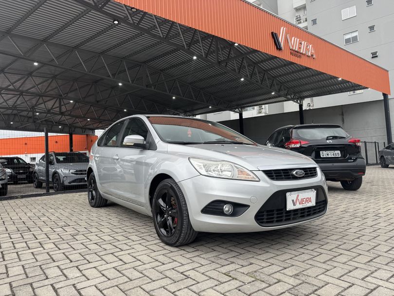 Ford Focus 1.6 S/SE/SE Plus Flex 8V/16V  5p