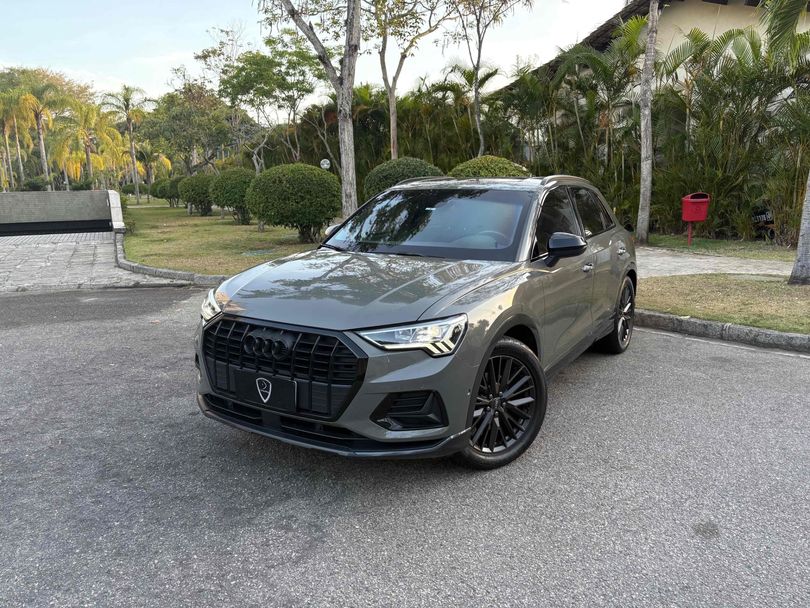 Audi Q3 Black Ed. 1.4 TFSI Flex/Black S-tron.
