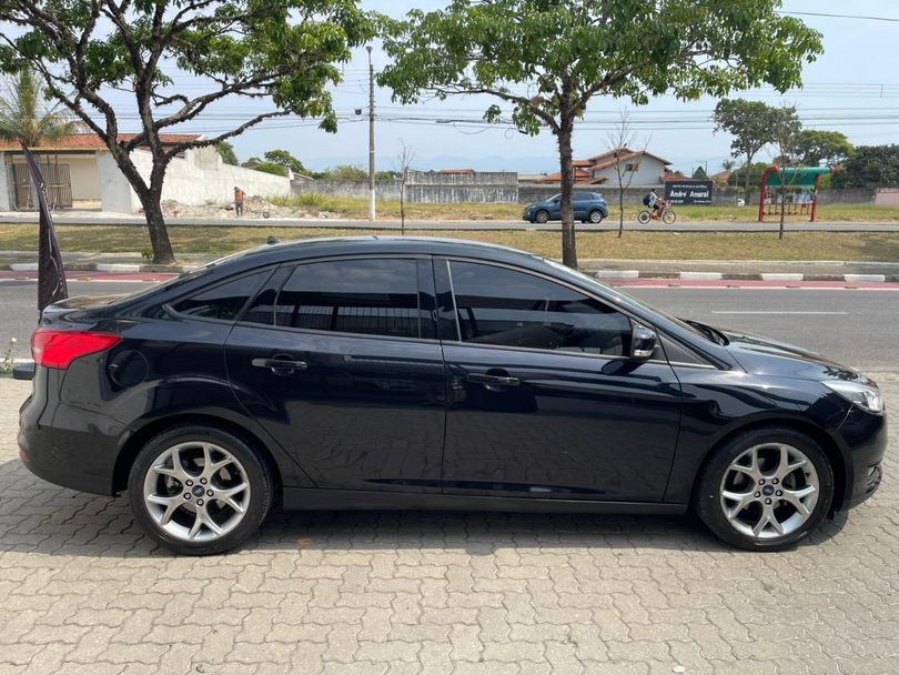 Ford Focus 2.0 16V/SE/SE Plus Flex 5p Aut.