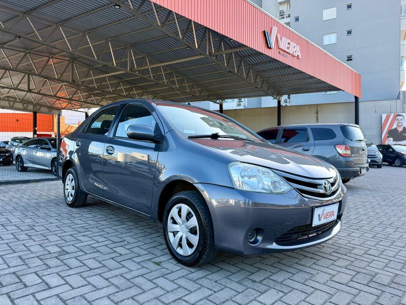 Toyota ETIOS XS Sedan1.5 Flex 16V 4p Mec.