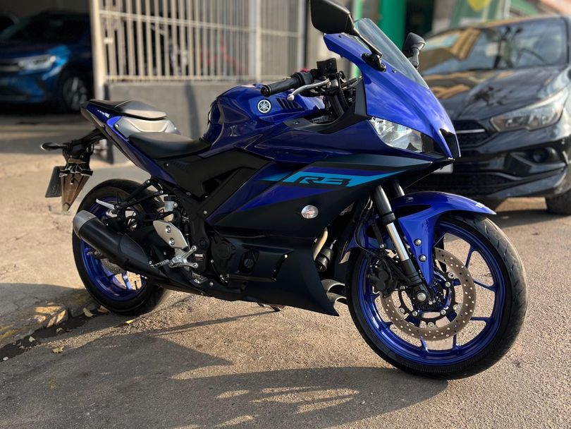 YAMAHA YZF R-3 321/ABS
