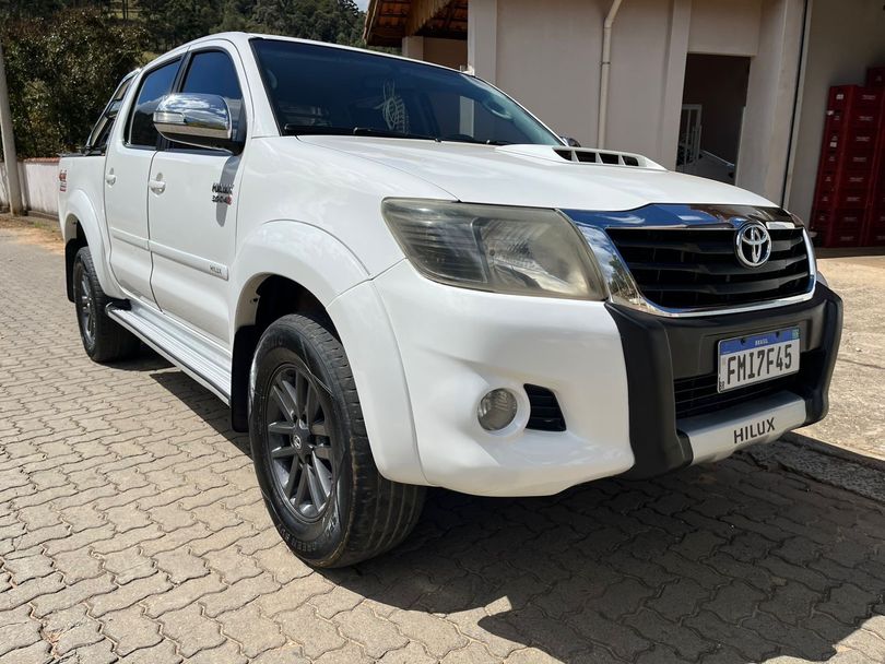 Toyota Hilux CD SRV 4x4 2.7 Flex 16V Aut.