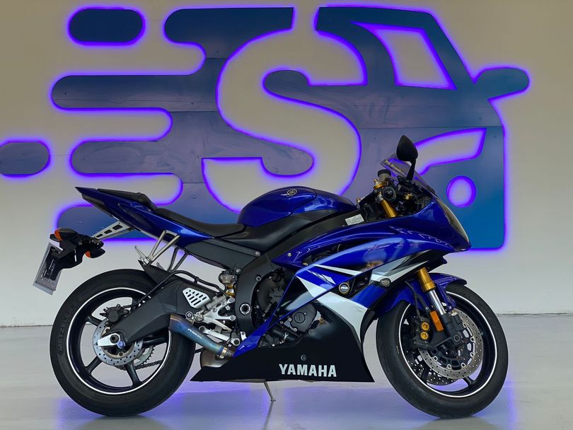 YAMAHA YZF R-6 600