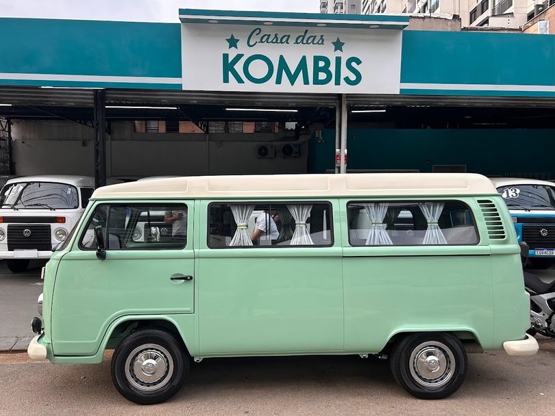 VolksWagen Kombi Standard/ Luxo/ Série Prata