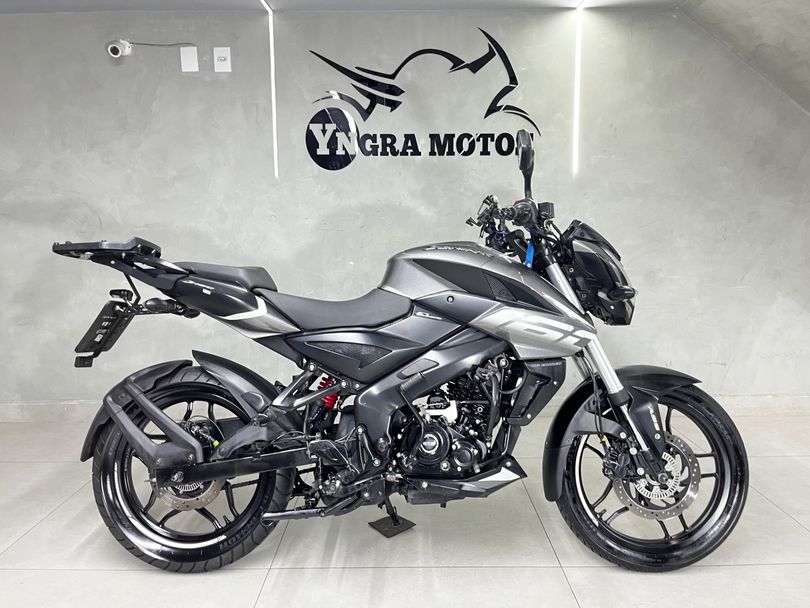 BAJAJ DOMINAR 160