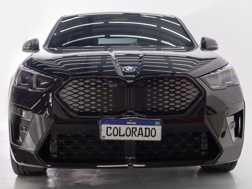 BMW iX 2 xDrive 30 M Sport (Elétrico)