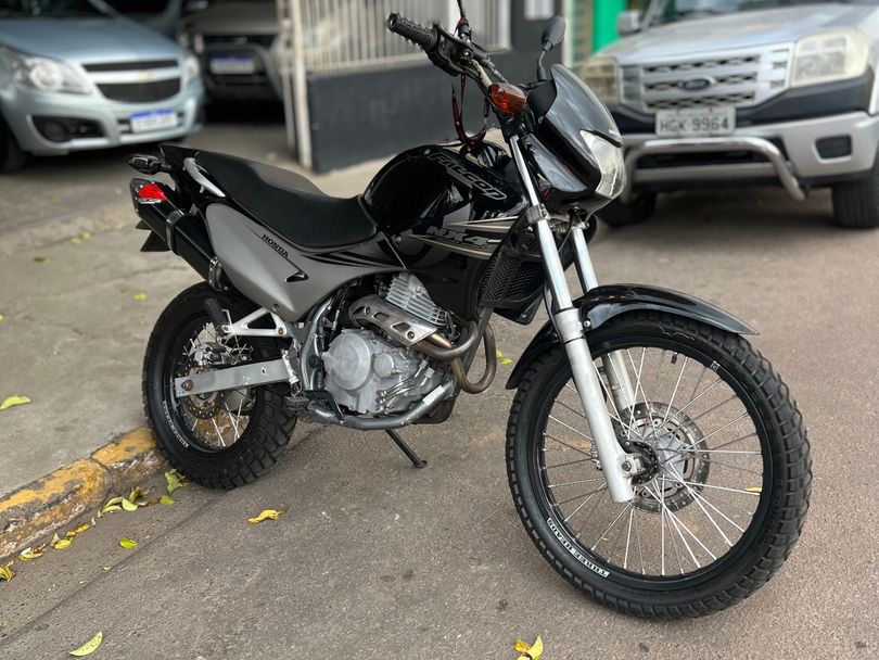 HONDA NX-4 FALCON 400