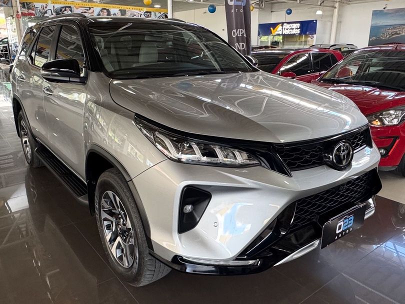 Toyota Hilux SW4 Diamond 2.8 TB 4x4 Die. Aut.