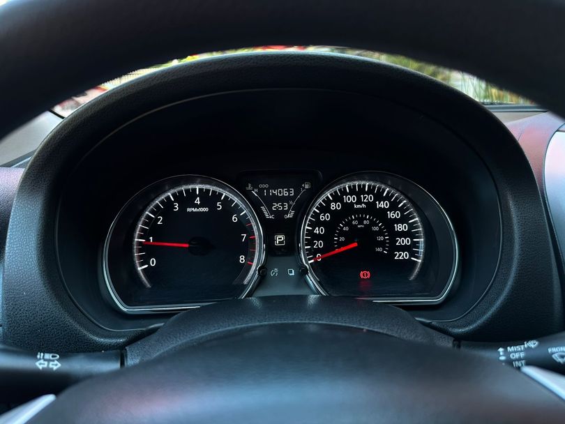 Nissan VERSA V-DRIVE Esp.Ed. 1.6 16v Flex Aut.