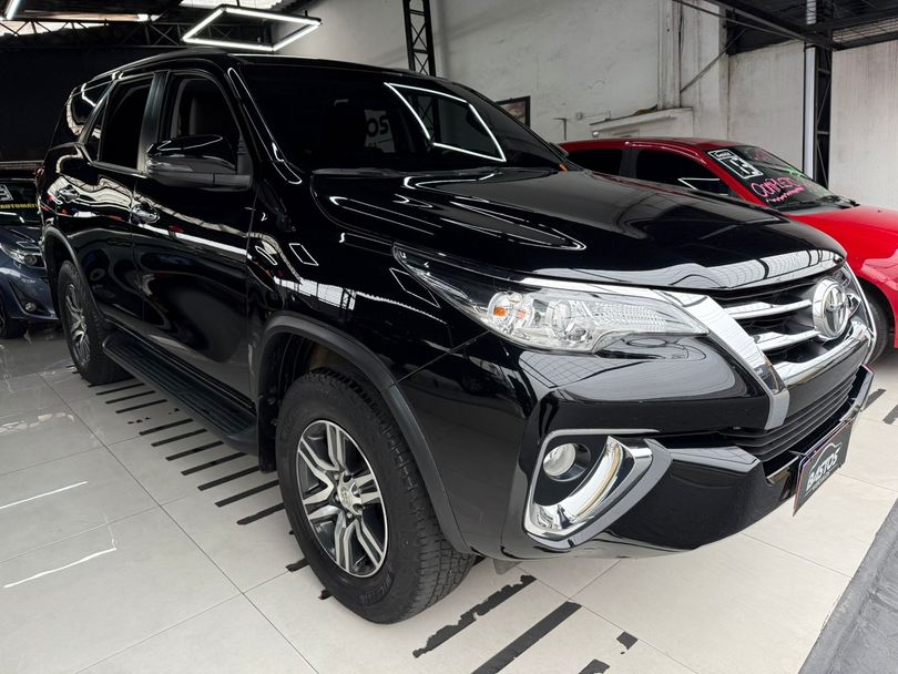 Toyota Hilux SW4 SRV 4x2 2.7 Flex 16V Aut.