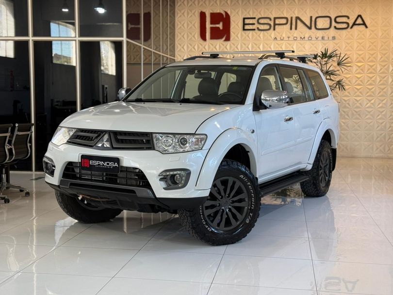 Mitsubishi Pajero HPE 3.2 4x4 T.I. Dies. 5p Aut.