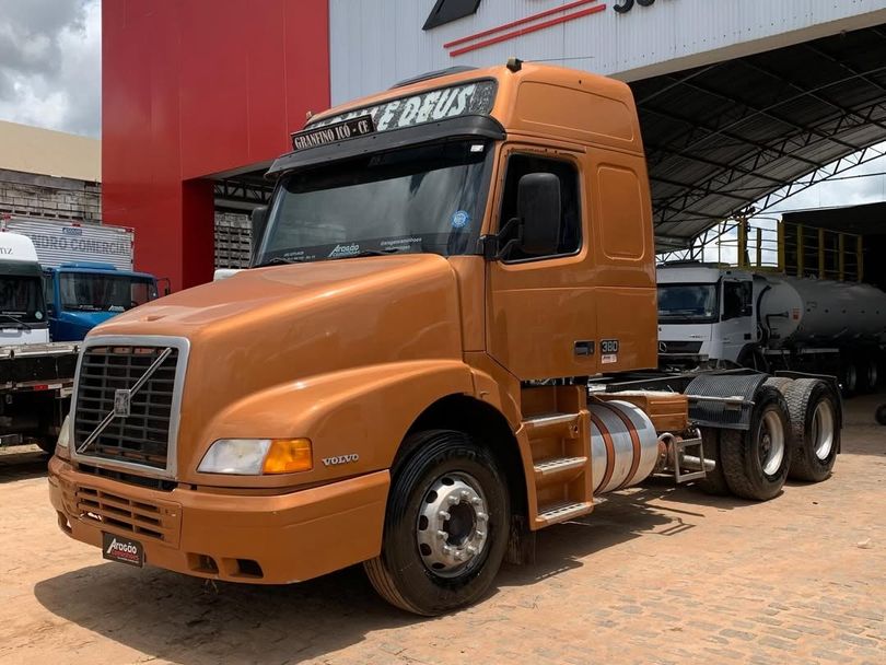 VOLVO NH-12 380 4x2 2p (diesel)