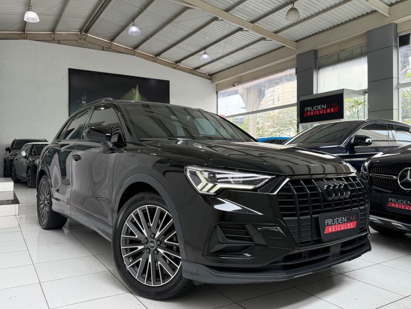Audi Q3 Black Ed. 1.4 TFSI Flex/Black S-tron.