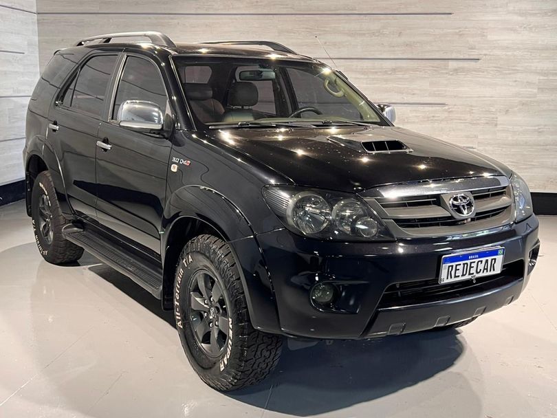 Toyota Hilux SW4 SRV D4-D 4x4 3.0 TDI Dies. Aut