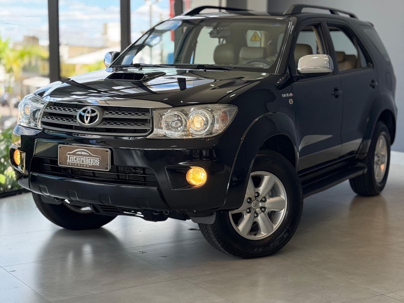 Toyota Hilux SW4 SRV D4-D 4x4 3.0 TDI Dies. Aut