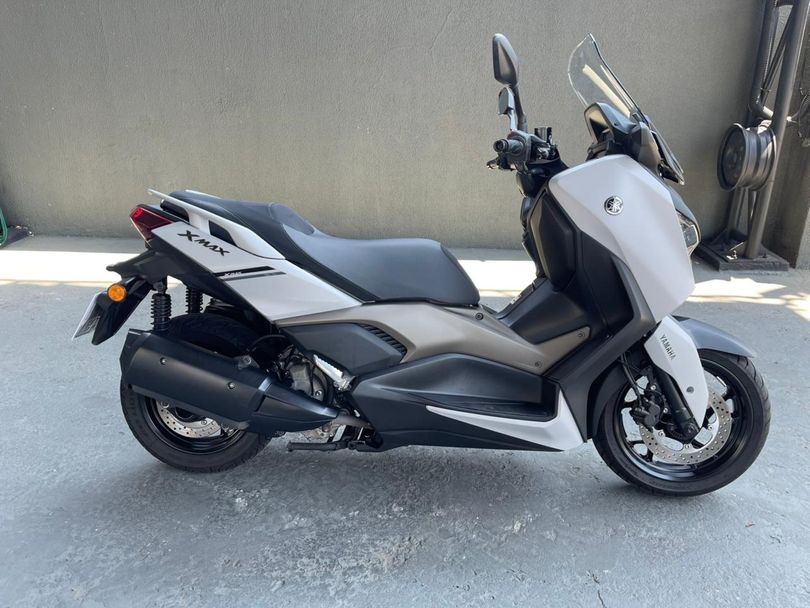 YAMAHA XMAX 250 CONNECTED 