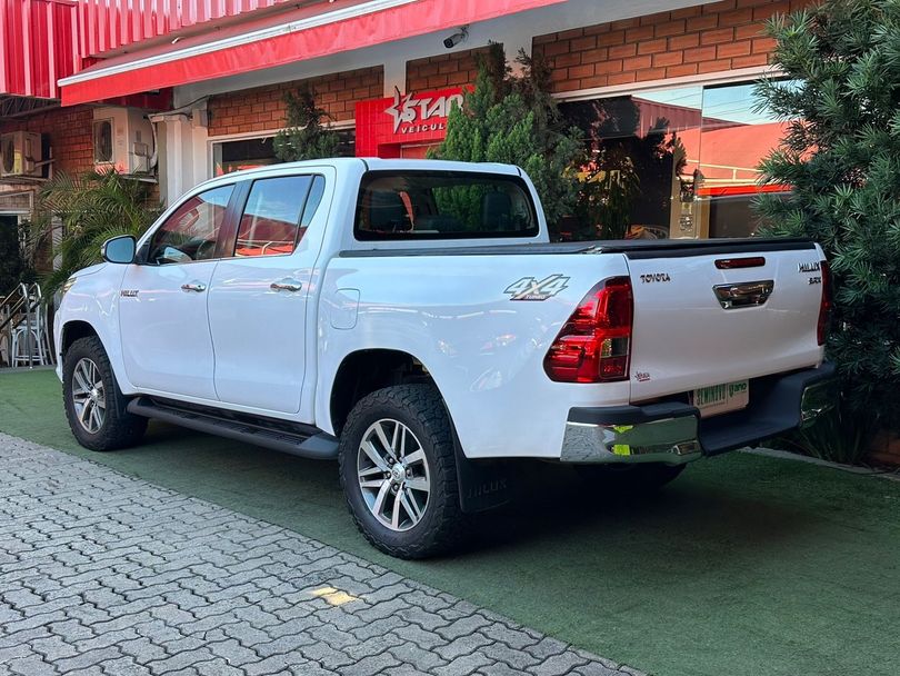 Toyota Hilux CD SRX 4x4 2.8 TDI 16V Diesel Aut.