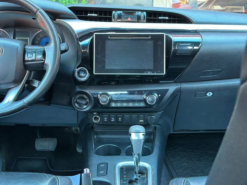 Toyota Hilux CD SRX 4x4 2.8 TDI 16V Diesel Aut.