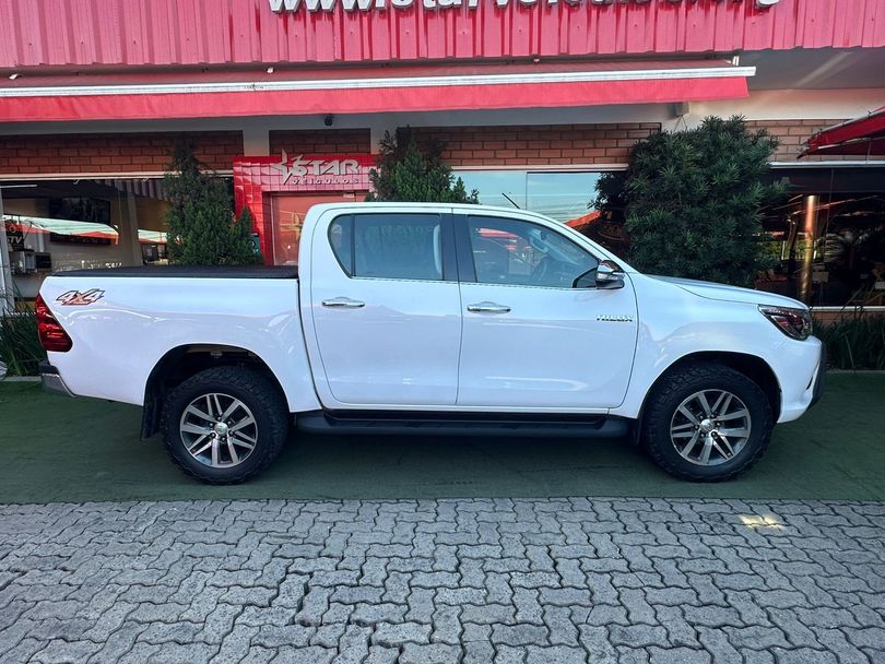 Toyota Hilux CD SRX 4x4 2.8 TDI 16V Diesel Aut.