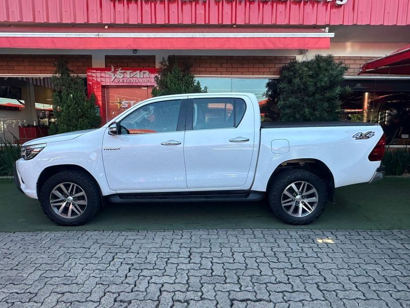 Toyota Hilux CD SRX 4x4 2.8 TDI 16V Diesel Aut.